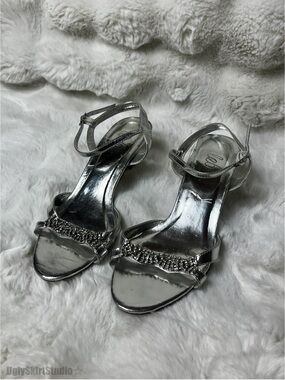 VTG Y2K Deb Silver Rhinestone Kitten Heels Strappy Sandal 6
